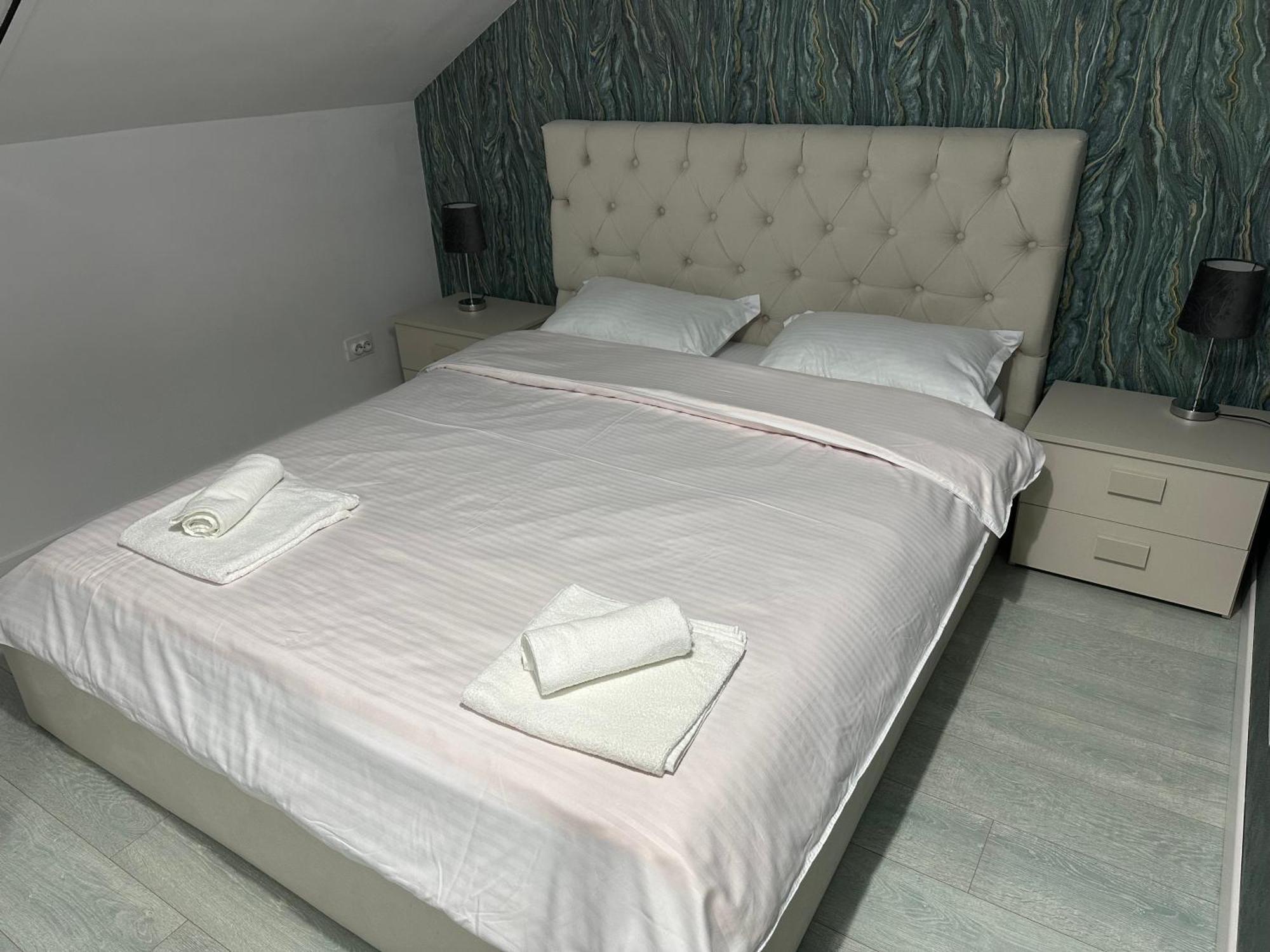 Toscana Apartments Отопени Экстерьер фото
