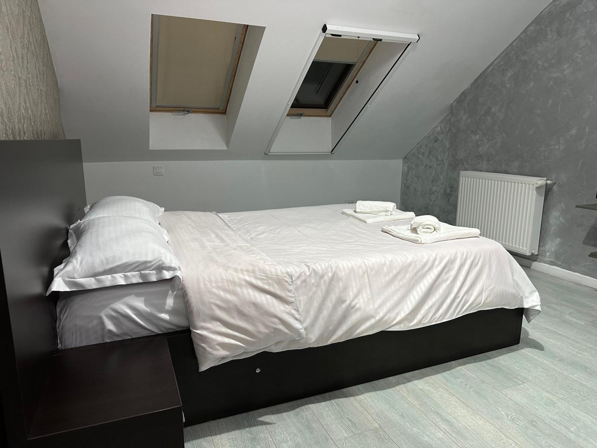 Toscana Apartments Отопени Экстерьер фото